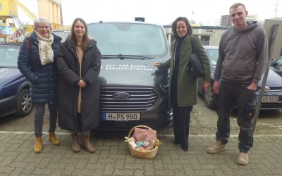 Rut- und Klaus-Bahlsen-Stiftung spendet einen neuen Transporter für die Produktionsschule Limmer
